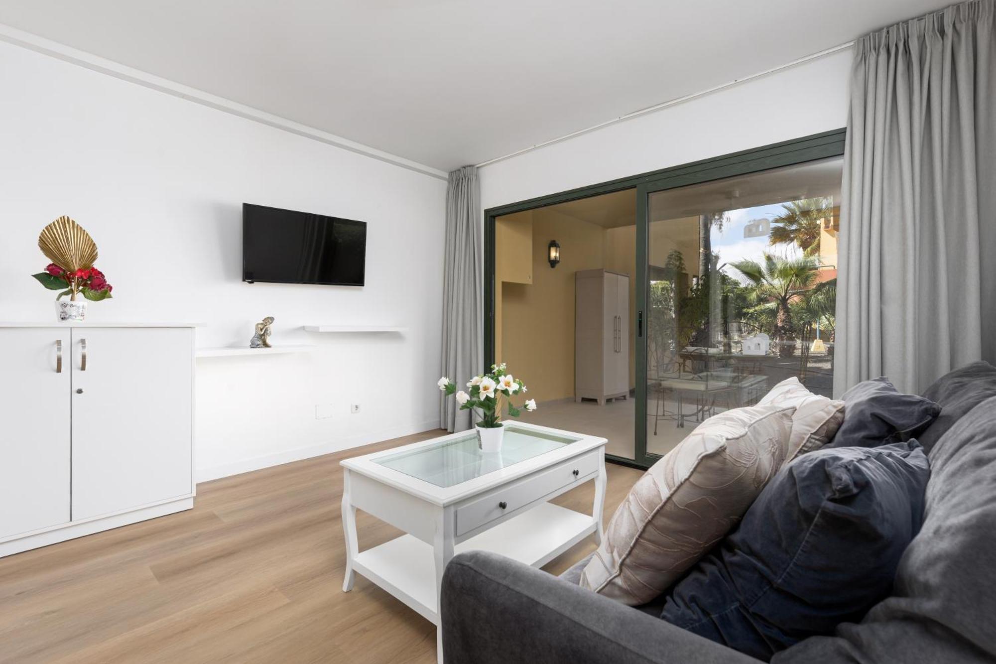 Home2Book Pool & Tennis Court Cozy Apt, Corralejo Bagian luar foto